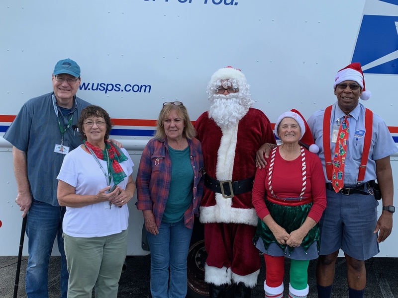 Santa comes to Family Renew!